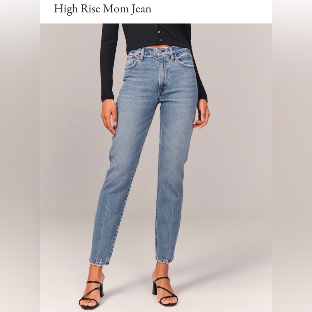 Abercrombie & Fitch High Rise Mom Jean- size 29/8 R